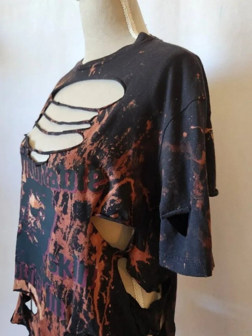 Next Level Apparel Women's Size Medium Be Comfortable In The Skin You're In Tee - Picture 7 of 13